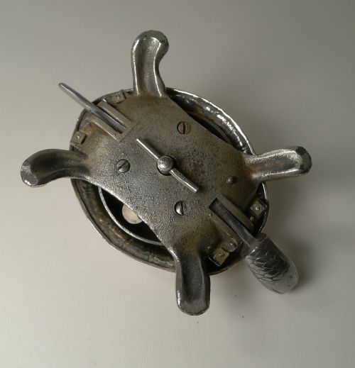 ANTIQUE ENGLISH STERLING SILVER NOVELTY MECHANICAL DESK BELL CHESTER 1911 - ADDITIONAL PHOTO 7
