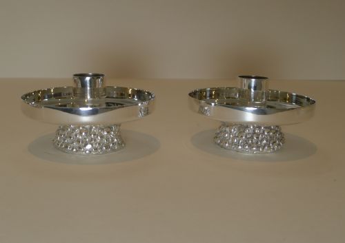 LIBERTY CO PAIR MODERNIST SILVER PLATED CANDLESTICKS C 1950 1960 - ADDITIONAL PHOTO 2