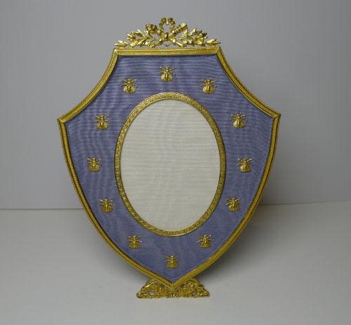 LARGE ANTIQUE FRENCH GILDED BRONZE PHOTOGRAPH FRAME NAPOLEONIC BEES C1900