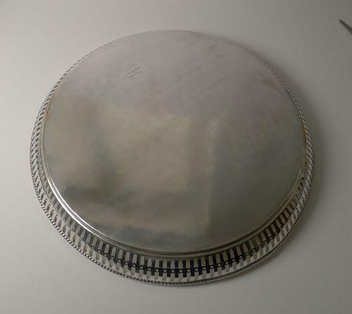LARGE ANTIQUE ENGLISH SILVER PLATED CIRCULAR TRAY BY ELKINGTON 1875 - ADDITIONAL PHOTO 5