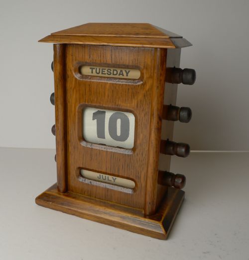 Small Antique English Oak Perpetual Calendar C1900