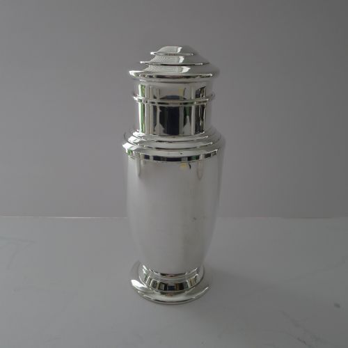 fig 1. Smart Art Deco Cocktail Shaker by Charles S Green c.1940
