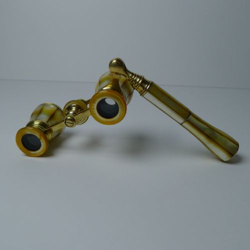 PAIR FRENCH GOLDEN MOTHER OF PEARL OPERA GLASSES C1900 - ADDITIONAL PHOTO 3