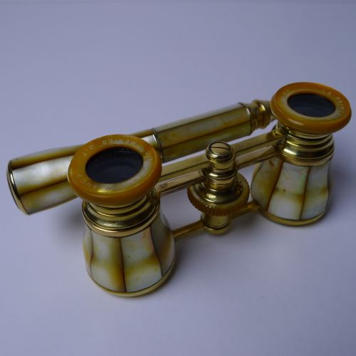 PAIR FRENCH GOLDEN MOTHER OF PEARL OPERA GLASSES C1900 - ADDITIONAL PHOTO 8