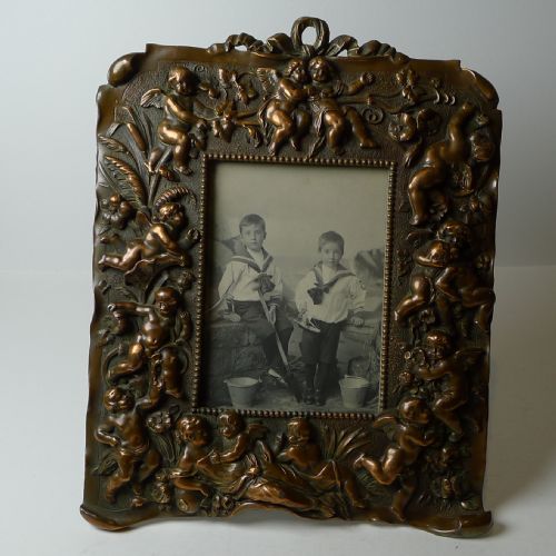 MAGNIFICENT LARGE ANTIQUE FRENCH PHOTOGRAPH PICTURE FRAME C1900 CHERUBS
