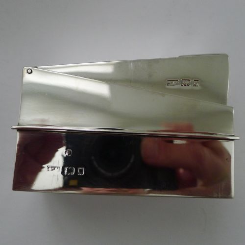 EXCEPTIONAL SILVER CIGAR BOX SMOKING COMPENDIUM BY MAPPIN WEBB - ADDITIONAL PHOTO 8