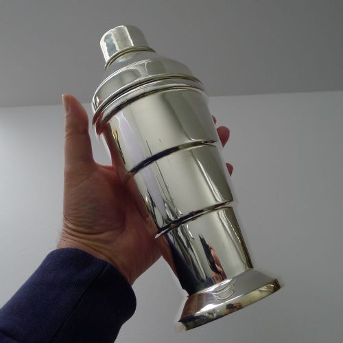 fig 1. Top Notch Vintage English Art Deco Cocktail Shaker by A.L. DAVENPORT c.1930