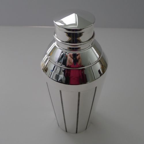 fig 1. Smart Late Art Deco Cocktail Shaker In Silver Plate c.1940