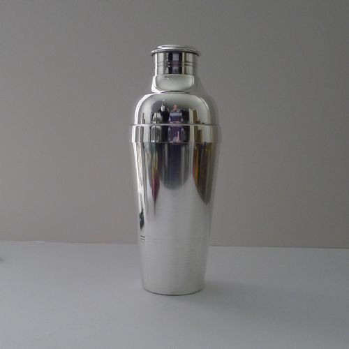 fig 1. Christofle Gallia Ondulations Cocktail Shaker by Luc Lanel c.1935