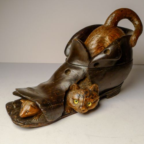 Wonderful Antique Black Forest Cat and Mouse Boot Box C.1890