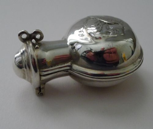 VICTORIAN ENGLISH STERLING SILVER PERFUME BOTTLE CHERUB OR ANGEL DECORATION 1899 - ADDITIONAL PHOTO 2