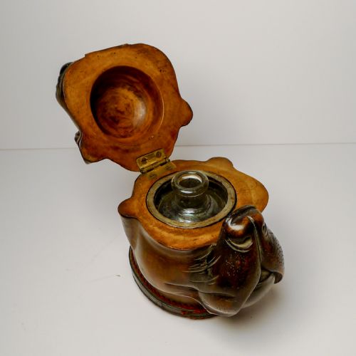 HANDSOME LARGE ANTIQUE WOODEN BLACK FOREST DOG INKWELL C1890 - ADDITIONAL PHOTO 10
