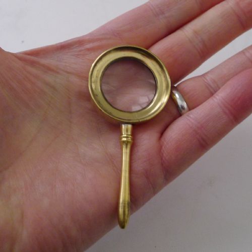 SMALL ANTIQUE ENGLISH BRASS MAGNIFYING GLASS C1910 - ADDITIONAL PHOTO 4