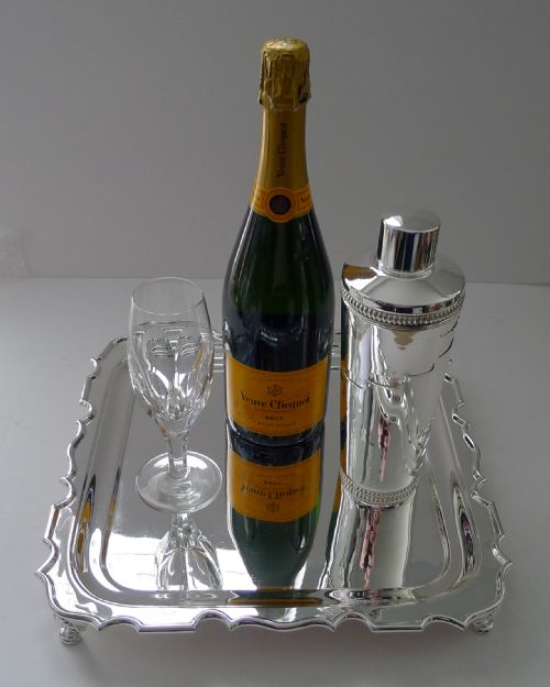 ANTIQUE SQUARE SILVER PLATED COCKTAIL DRINKS TRAY BY WALKER HALL C1920 - ADDITIONAL PHOTO 4