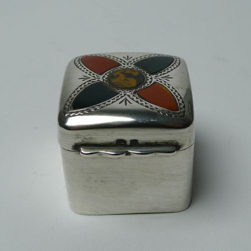 RARE SMALL ANTIQUE ENGLISH SILVER BOX AGATE INLAID 1925