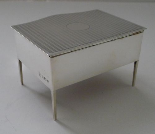 ENGLISH STERLING SILVER JEWELLERY BOX IN THE FORM OF A DRESSING TABLE DRESSER - ADDITIONAL PHOTO 7