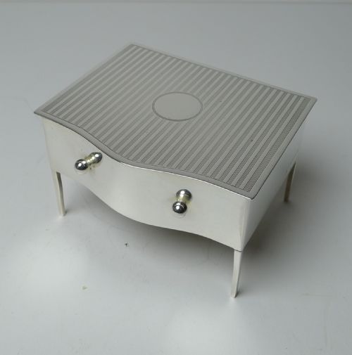 ENGLISH STERLING SILVER JEWELLERY BOX IN THE FORM OF A DRESSING TABLE DRESSER - ADDITIONAL PHOTO 10