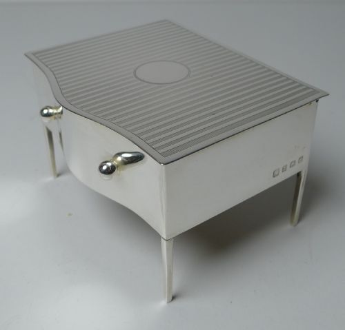 ENGLISH STERLING SILVER JEWELLERY BOX IN THE FORM OF A DRESSING TABLE DRESSER - ADDITIONAL PHOTO 11