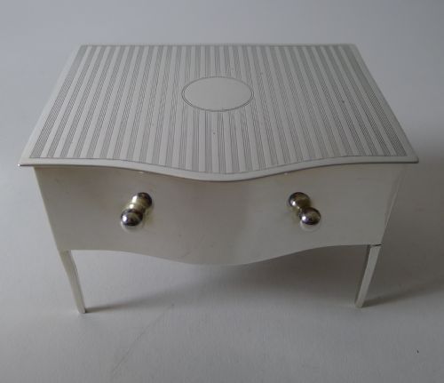 ENGLISH STERLING SILVER JEWELLERY BOX IN THE FORM OF A DRESSING TABLE DRESSER - ADDITIONAL PHOTO 14