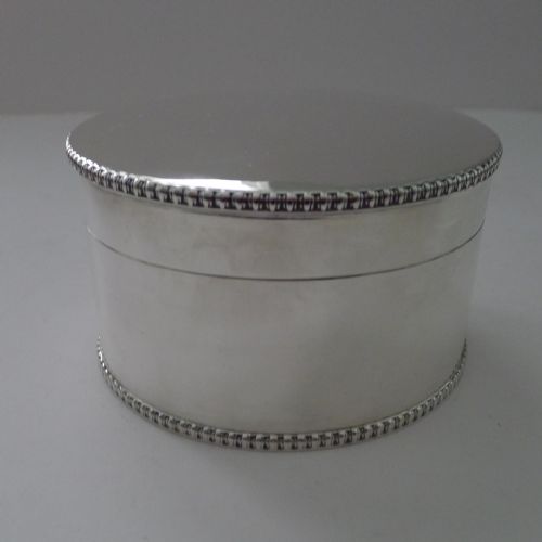 ENGLISH GEORGE V SOLID STERLING SILVER BISCUIT BOX 1910 - ADDITIONAL PHOTO 2