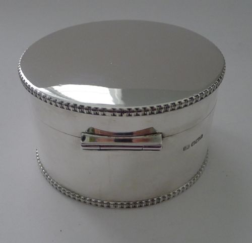 ENGLISH GEORGE V SOLID STERLING SILVER BISCUIT BOX 1910 - ADDITIONAL PHOTO 4