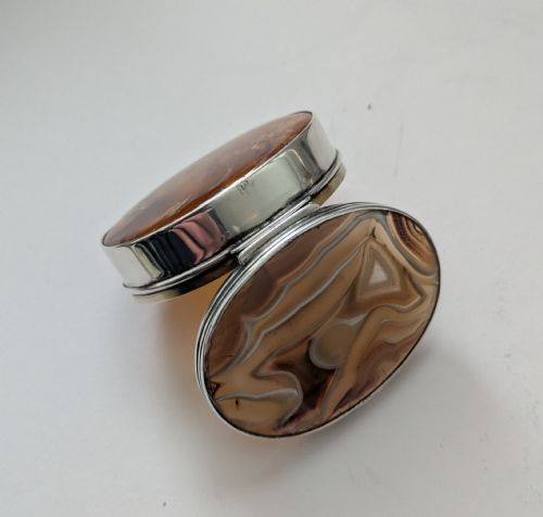 ANTIQUE ENGLISH STERLING SILVER AGATE SNUFF BOX BY HILLIARD THOMASON 1902 - ADDITIONAL PHOTO 2