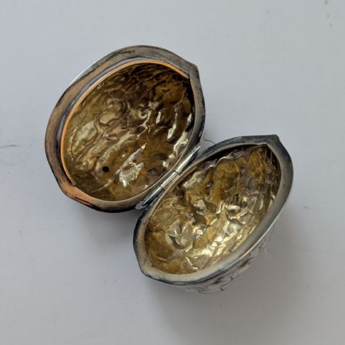 ANTIQUE ENGLISH NOVELTY WALNUT STERLING SILVER BOX 1899 BY SAMPSON MORDAN - ADDITIONAL PHOTO 5