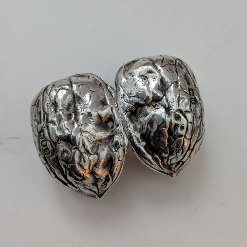 ANTIQUE ENGLISH NOVELTY WALNUT STERLING SILVER BOX 1899 BY SAMPSON MORDAN - ADDITIONAL PHOTO 6