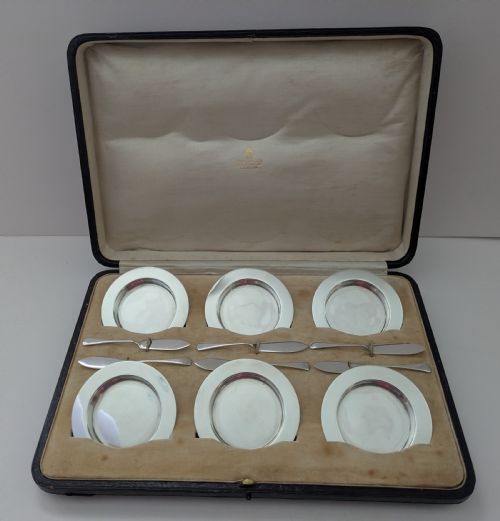 ASPREY CO SET SIX STERLING SILVER BUTTER DISHES AND KNIVES 1909