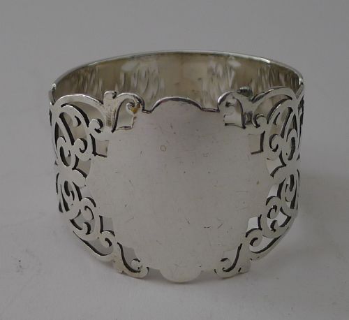 English Solid Sterling Silver Napkin Ring - London 1943