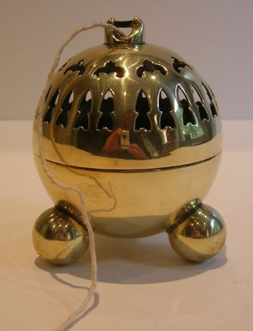 Unusual Antique English Spherical String Box / Dispenser with Cutter