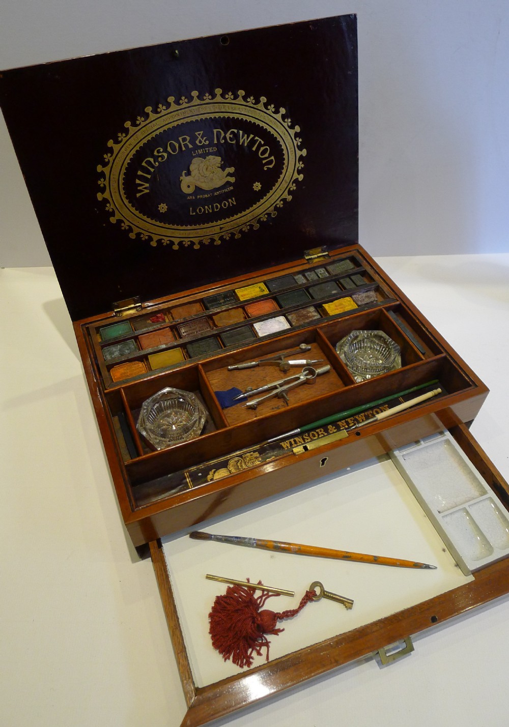 Large Antique English Winsor & Newton Watercolour Artist's Box c.1850