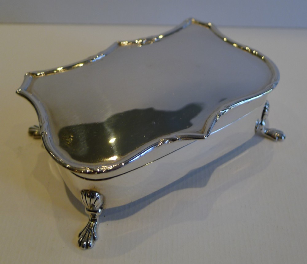 Elegant English Edwardian Jewellery Box - 1907
