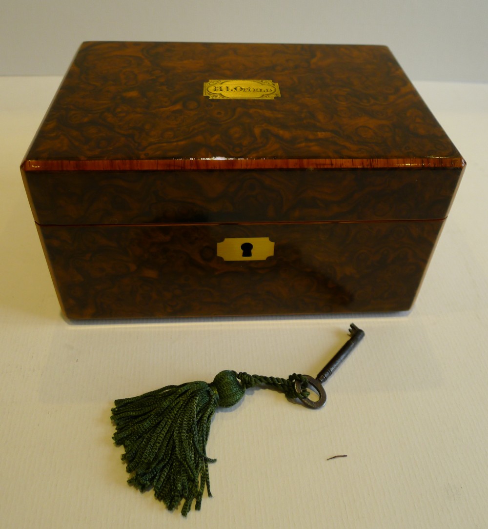 Top Quality Small Antique English Jewellery Box in Burr Walnut c.1860