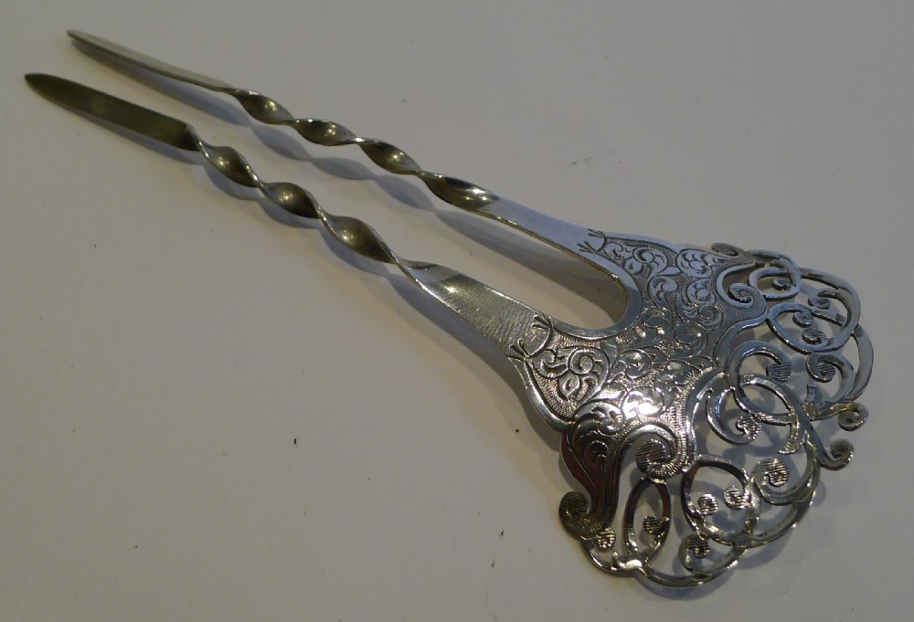 Quality English Victorian Sterling Silver Hair Comb - 1897