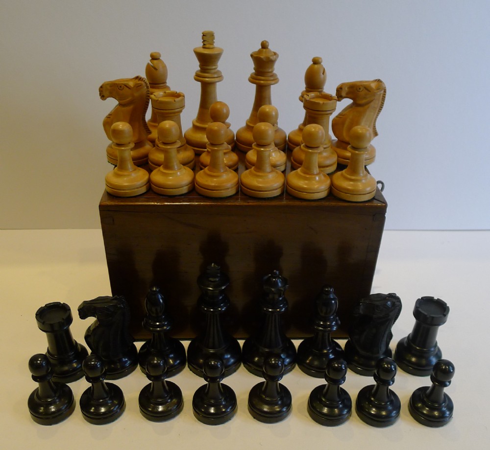 Heavily Weighted Large Antique English Staunton Chess Set In Locking Box c.1870