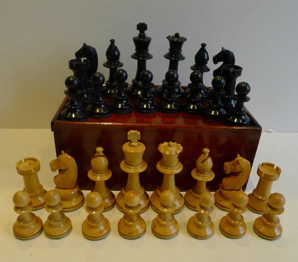 Antique English Weighted Boxwood Chess Set With Storage Box c.1910
