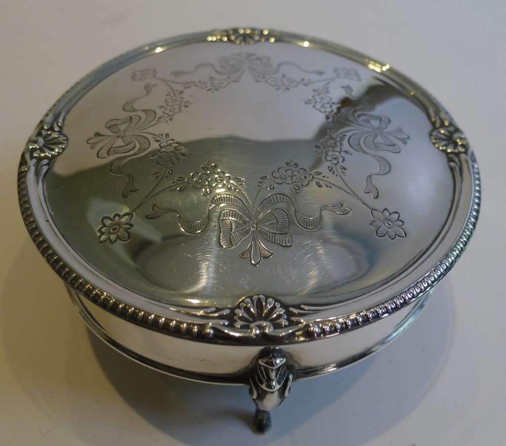 Stunning Antique English Sterling Silver Jewellery or Trinket Box - 1915