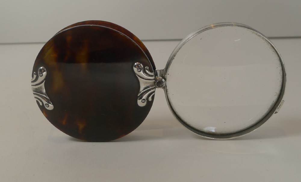 Elegant Georgian Tortoiseshell and Silver Magnifying Glass c.1800