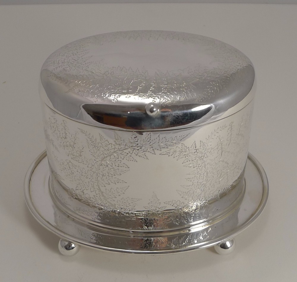 Fine Victorian Fern Engraved Biscuit Box by Mappin and Webb c.1890