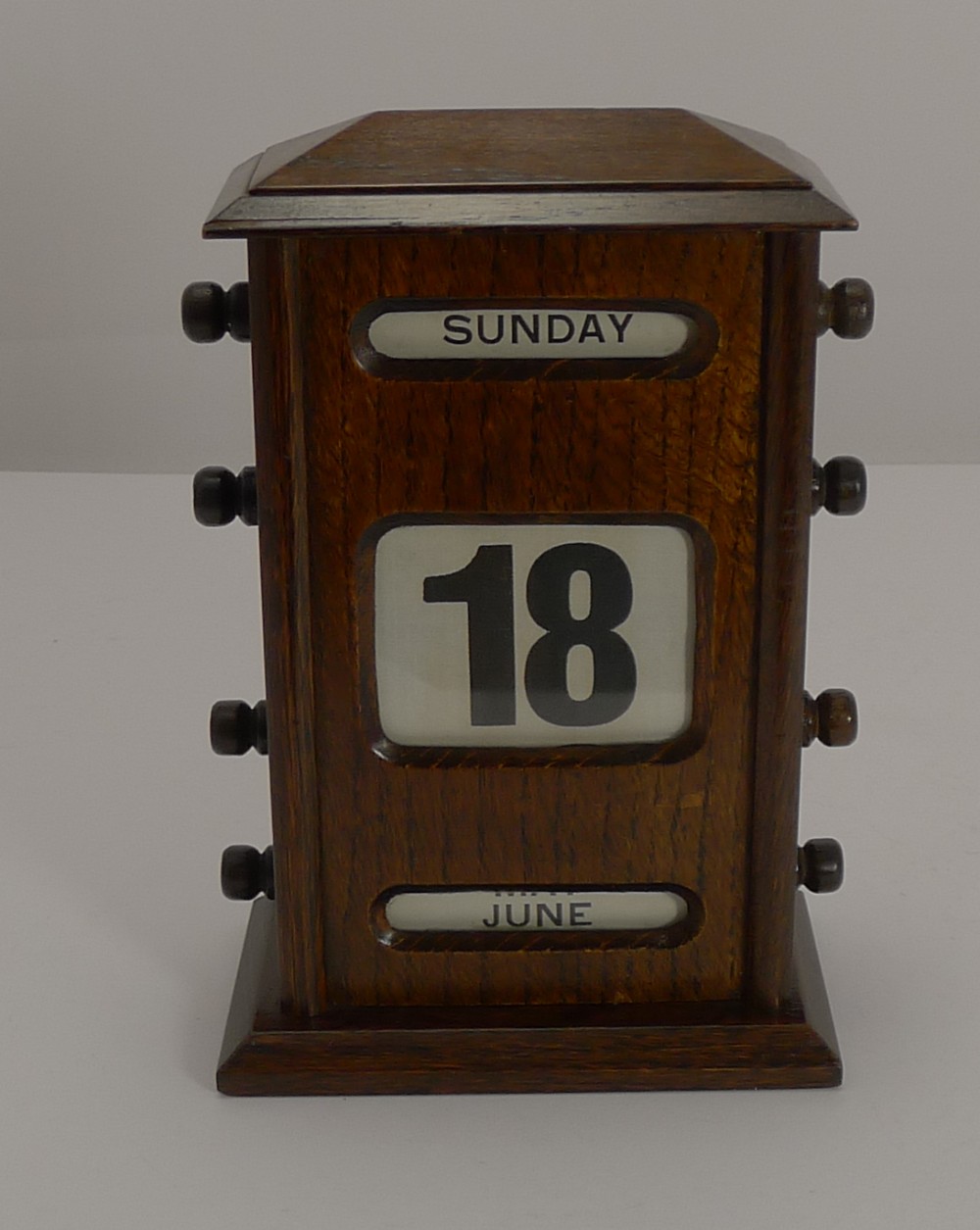 Antique English Oak Perpetual Desk Calendar c.1900