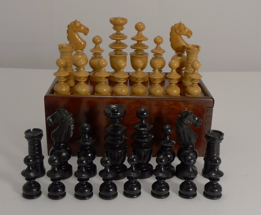 English Edwardian Carved Regency Style Chess Set In Boxwood & Ebony