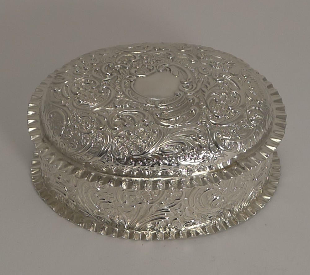 Grand Large Antique English Sterling Silver Box - 1894
