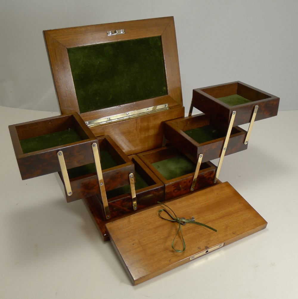 Quality Antique French Burl Thuya Jewellery Box c.1910