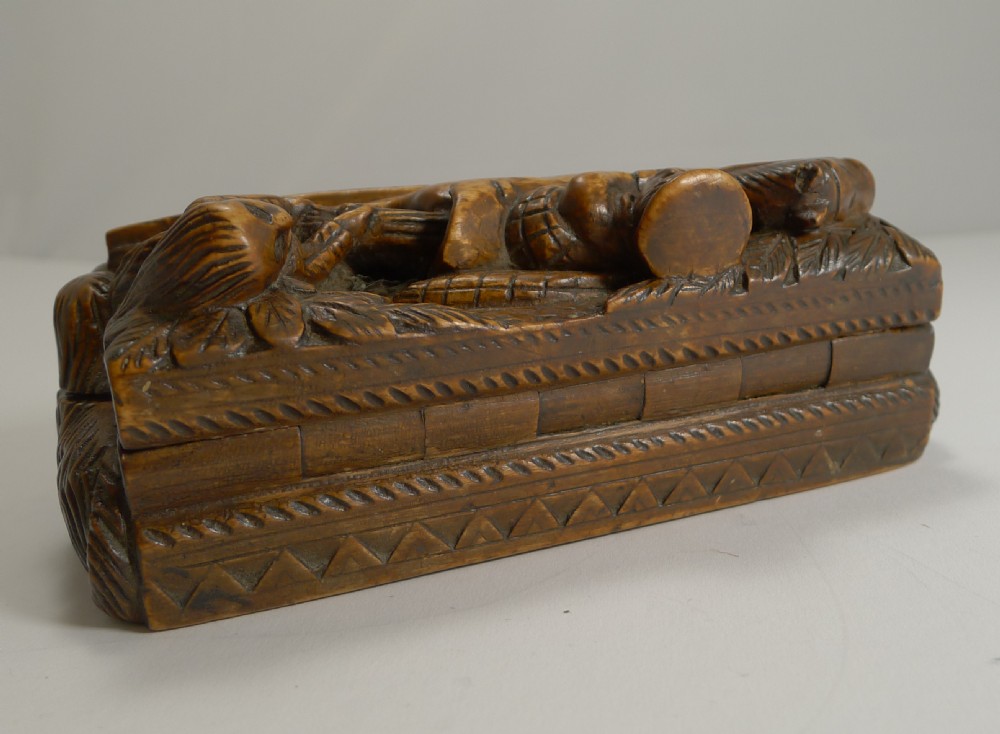 19th Century Scottish Hand Carved Table Snuff Box - Tam O'Shanter View V