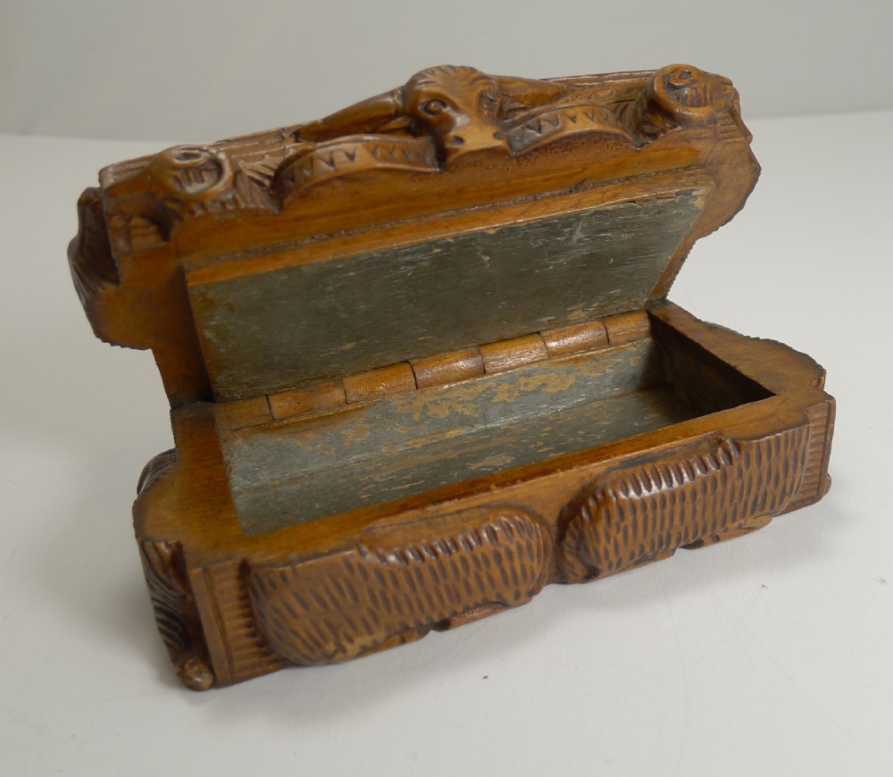 19th Century Scottish Hand Carved Table Snuff Box - Tam O'Shanter View IX