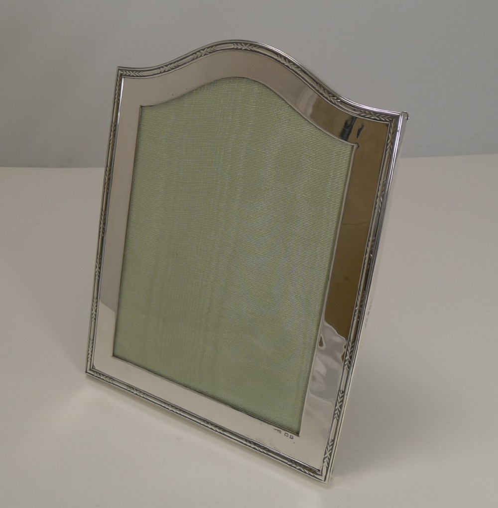 Smart Antique English Sterling Silver Photograph Frame