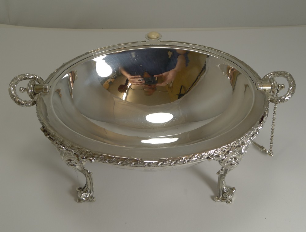 Fine Quality English Silver Plated Breakfast Dish - Fern Engraved c.1890 View VII