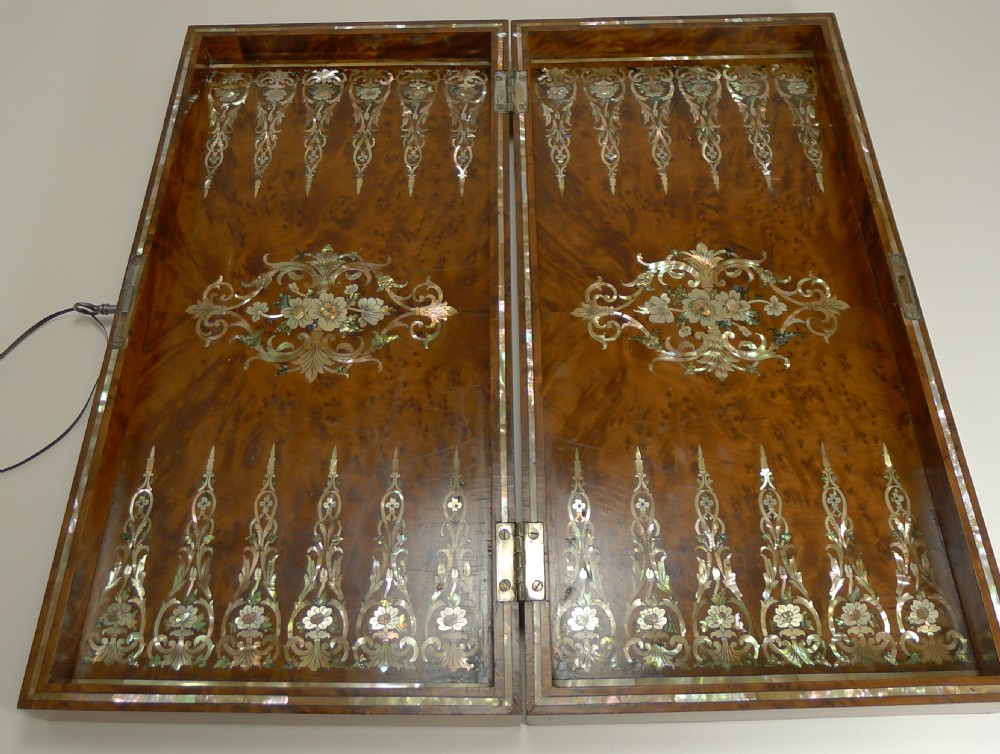  Exquisite English Mother of Pearl Inlaid Amboyna Backgammon Board c.1890 View VIII
