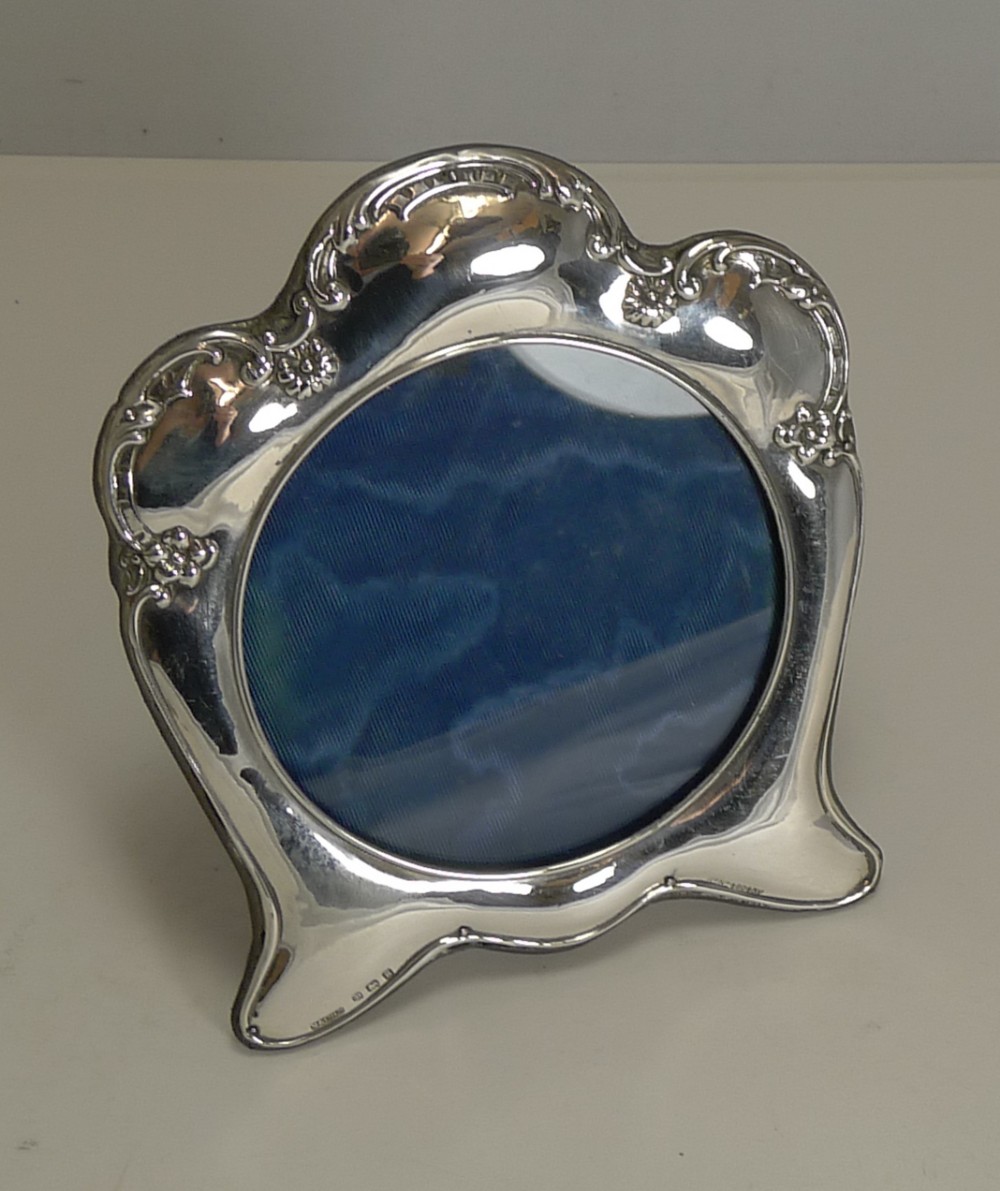 Stylish Antique English Art Nouveau Photograph Frame in Sterling Silver